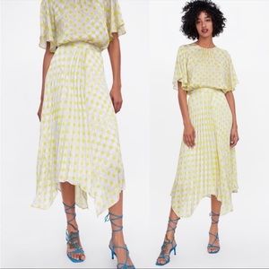 Zara yellow polka dot pleated skirt